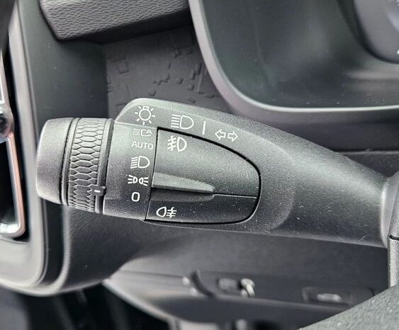 VOLVO XC 40 | FWD (przód) | Manualna | 149 KM | Czarny full