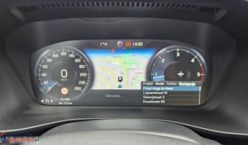 VOLVO XC 40 | FWD (przód) | Manualna | 149 KM | Czarny full