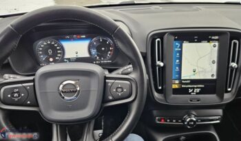 VOLVO XC 40 | FWD (przód) | Manualna | 149 KM | Czarny full