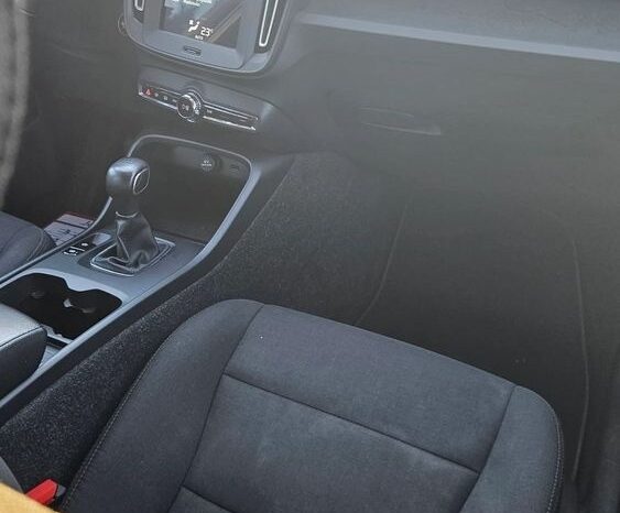 VOLVO XC 40 | FWD (przód) | Manualna | 149 KM | Czarny full