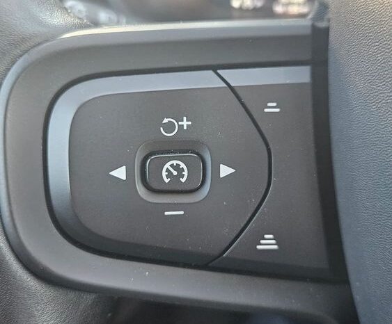 VOLVO XC 40 | FWD (przód) | Manualna | 149 KM | Czarny full