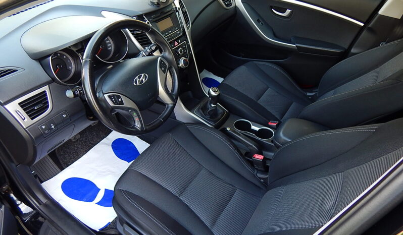 HYUNDAI I30  | FWD (przód) | Manualna | 99 KM | Czarny full