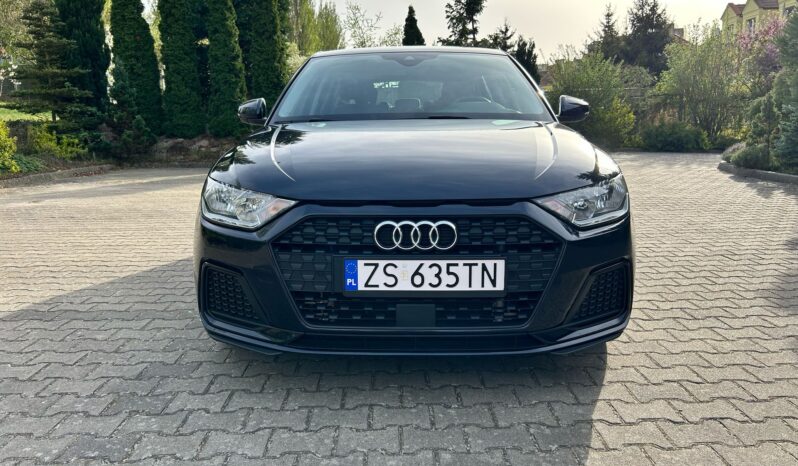 AUDI A1  | FWD (przód) | Automatyczna | 95 KM | Granatowy full