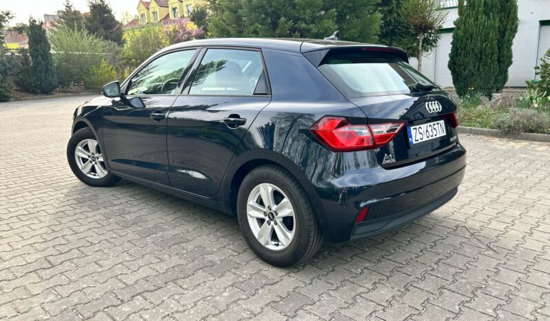 AUDI A1  | FWD (przód) | Automatyczna | 95 KM | Granatowy full