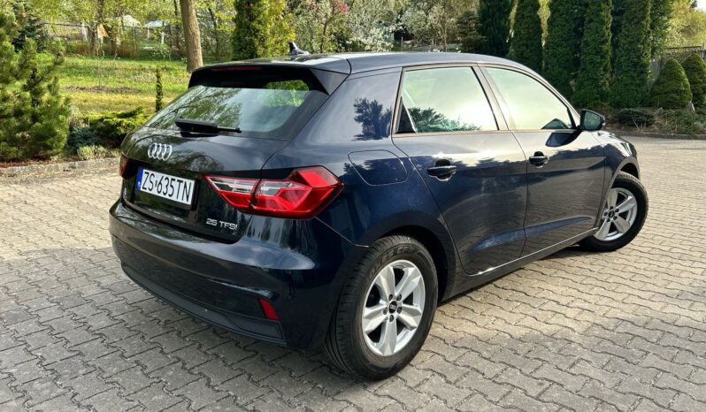 AUDI A1  | FWD (przód) | Automatyczna | 95 KM | Granatowy full