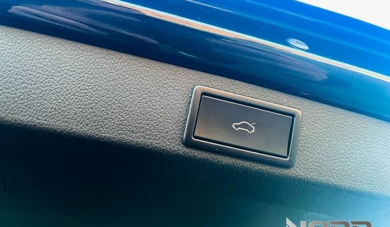 SKODA Octavia  | 4×4 (stały) | Automatyczna | 184 KM | Czarny full
