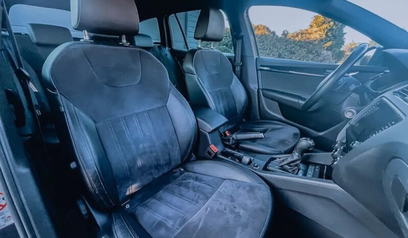 SKODA Octavia  | 4×4 (stały) | Automatyczna | 184 KM | Czarny full