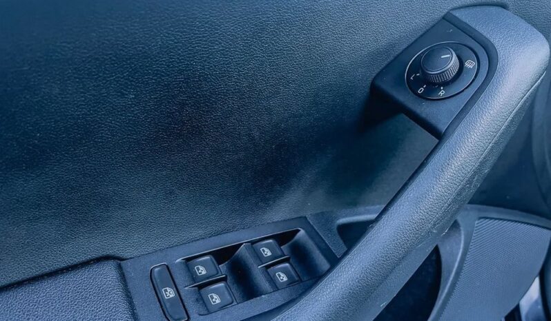 SKODA Octavia  | 4×4 (stały) | Automatyczna | 184 KM | Czarny full