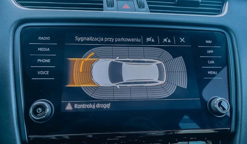 SKODA Octavia  | 4×4 (stały) | Automatyczna | 184 KM | Czarny full