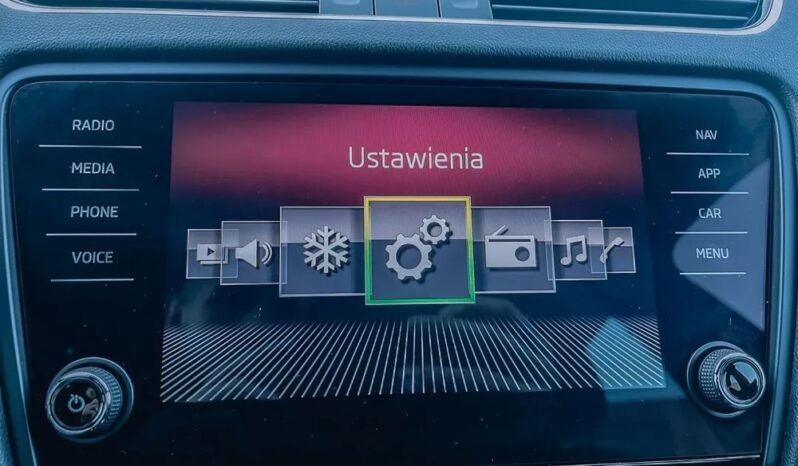 SKODA Octavia  | 4×4 (stały) | Automatyczna | 184 KM | Czarny full