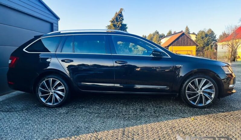 SKODA Octavia  | 4×4 (stały) | Automatyczna | 184 KM | Czarny full