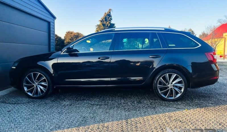 SKODA Octavia  | 4×4 (stały) | Automatyczna | 184 KM | Czarny full