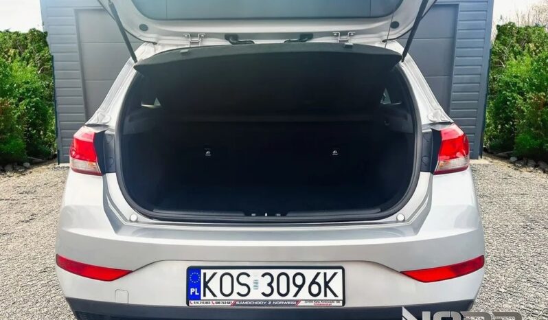 HYUNDAI I30  | FWD (przód) | Manualna | 110 KM | Srebrny full