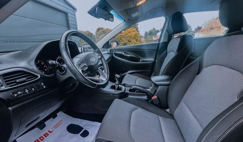 HYUNDAI I30  | FWD (przód) | Manualna | 110 KM | Srebrny full