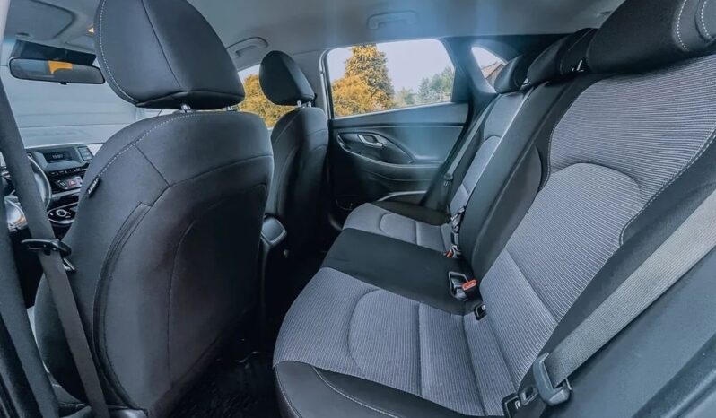 HYUNDAI I30  | FWD (przód) | Manualna | 110 KM | Srebrny full