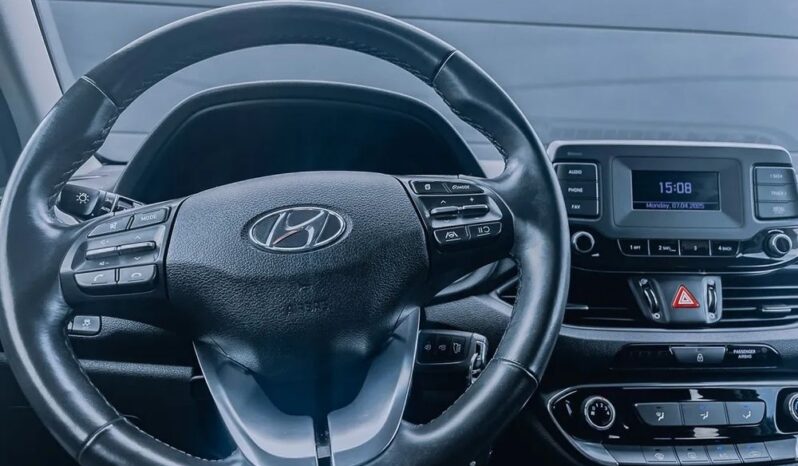 HYUNDAI I30  | FWD (przód) | Manualna | 110 KM | Srebrny full