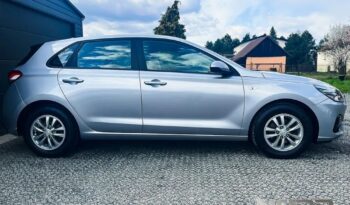 HYUNDAI I30  | FWD (przód) | Manualna | 110 KM | Srebrny full