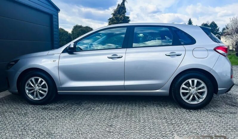 HYUNDAI I30  | FWD (przód) | Manualna | 110 KM | Srebrny full