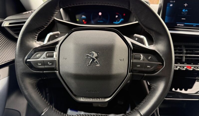 PEUGEOT 2008  | FWD (przód) | Automatyczna | 130 KM | Czarny full