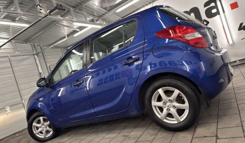 HYUNDAI i20  | FWD (przód) | Manualna | 100 KM | Niebieski full