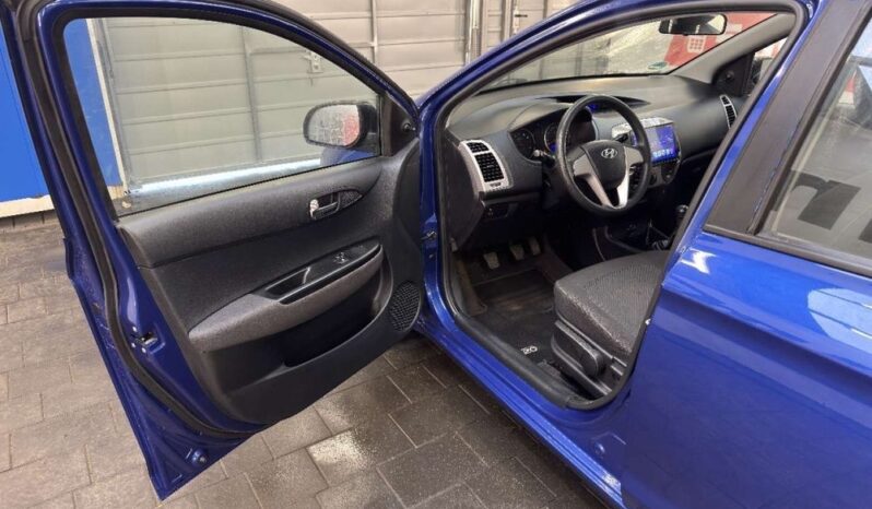 HYUNDAI i20  | FWD (przód) | Manualna | 100 KM | Niebieski full