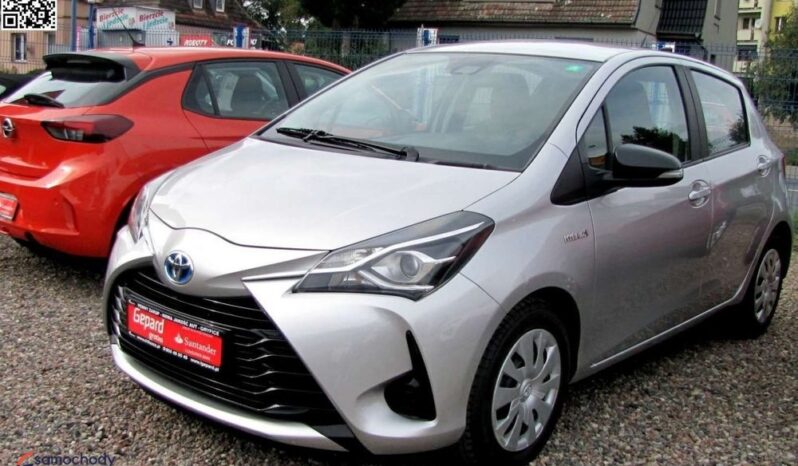 TOYOTA Yaris  | FWD (przód) | Automatyczna | 75 KM | Srebrny