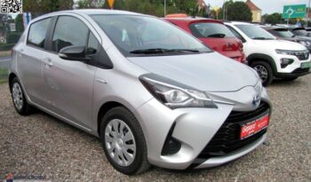 TOYOTA Yaris  | FWD (przód) | Automatyczna | 75 KM | Srebrny full