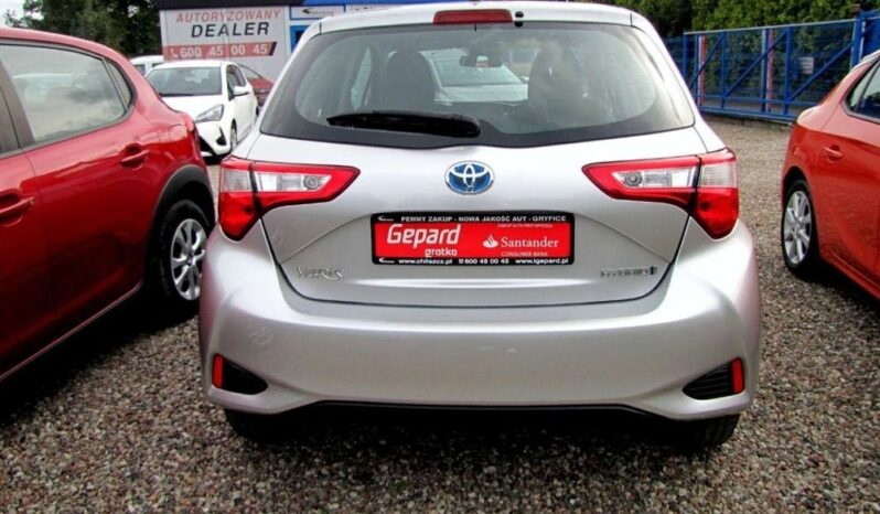 TOYOTA Yaris  | FWD (przód) | Automatyczna | 75 KM | Srebrny full