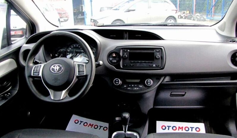 TOYOTA Yaris  | FWD (przód) | Automatyczna | 75 KM | Srebrny full