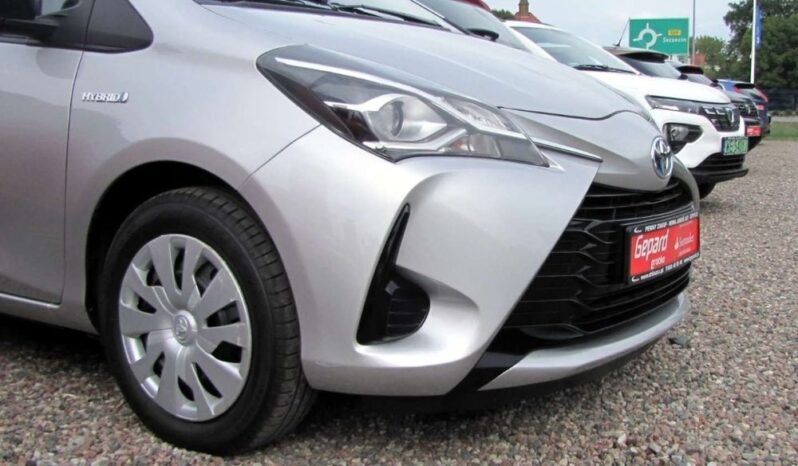 TOYOTA Yaris  | FWD (przód) | Automatyczna | 75 KM | Srebrny full