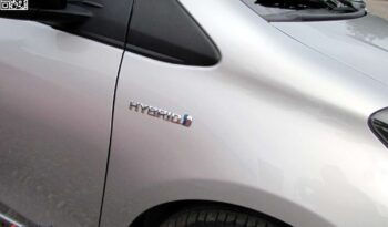 TOYOTA Yaris  | FWD (przód) | Automatyczna | 75 KM | Srebrny full