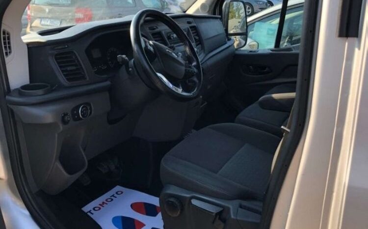 FORD Transit  | FWD (przód) | Manualna | 130 KM | Srebrny full