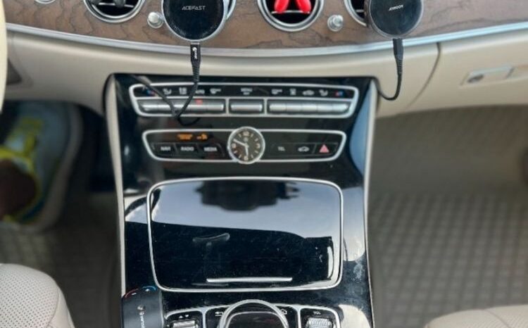 MERCEDES-BENZ Klasa E | 4×4 (stały) | Automatyczna | 195 KM | Szary full