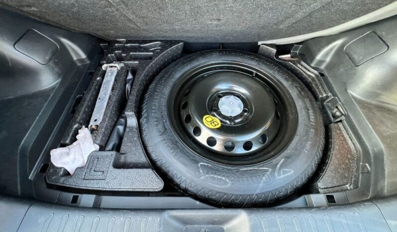 NISSAN Juke  | 4×4 (doł. automatycznie) | Automatyczna | 190 KM | Szary full