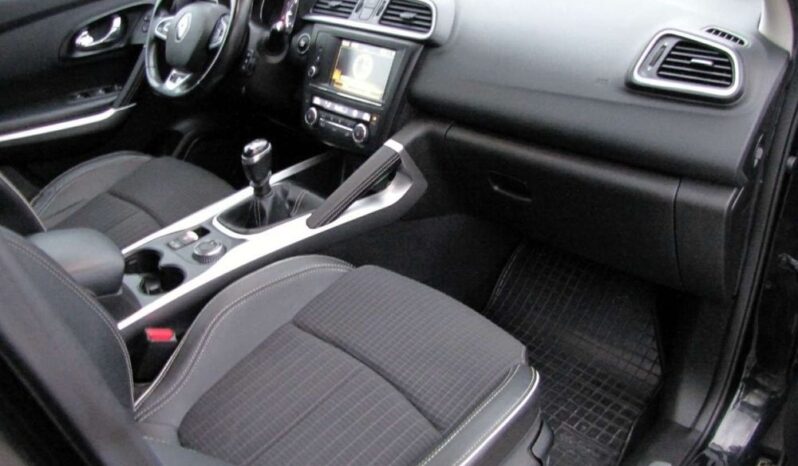 RENAULT Kadjar  | 4×4 (doł. automatycznie) | Manualna | 130 KM | Czarny full