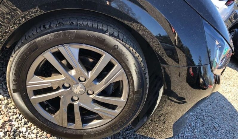 PEUGEOT 208  | FWD (przód) | Manualna | 75 KM | Czarny full
