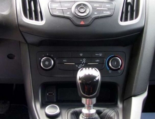 FORD Focus  | FWD (przód) | Manualna | 95 KM | Brązowy full
