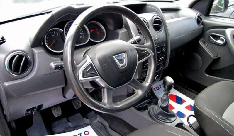 DACIA Duster  | 4×4 (stały) | Manualna | 114 KM | Srebrny full