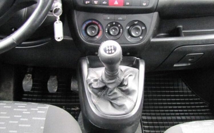 OPEL Combo | FWD (przód) | Manualna | 95 KM | Szary full