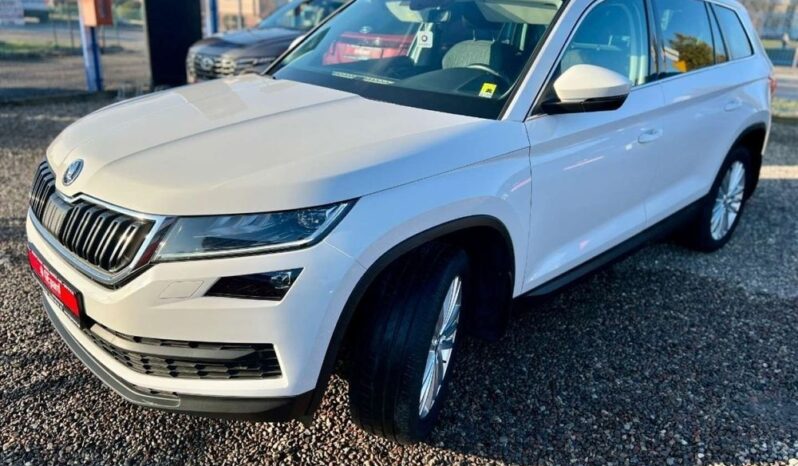 SKODA Kodiaq  | FWD (przód) | Manualna | 150 KM | Biały full