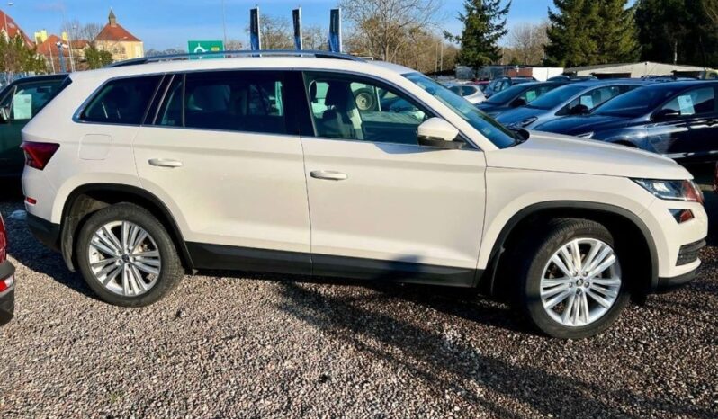 SKODA Kodiaq  | FWD (przód) | Manualna | 150 KM | Biały full