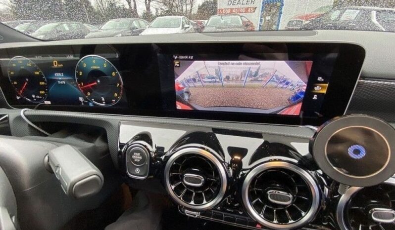MERCEDES-BENZ Klasa A | 4×4 (doł. automatycznie) | Automatyczna | 218 KM | Czarny full