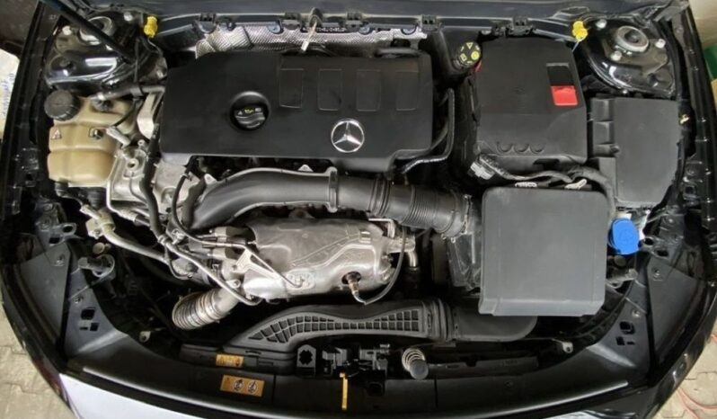 MERCEDES-BENZ Klasa A | 4×4 (doł. automatycznie) | Automatyczna | 218 KM | Czarny full