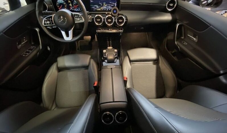 MERCEDES-BENZ Klasa A | 4×4 (doł. automatycznie) | Automatyczna | 218 KM | Czarny full