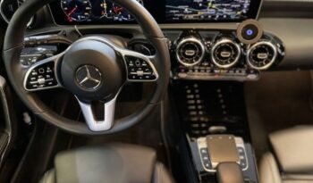 MERCEDES-BENZ Klasa A | 4×4 (doł. automatycznie) | Automatyczna | 218 KM | Czarny full