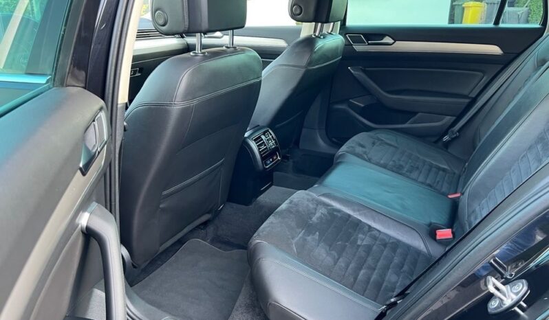 VOLKSWAGEN   Passat     190 KM    Automatyczna    4×4 (doł. automatycznie)    Czarny full