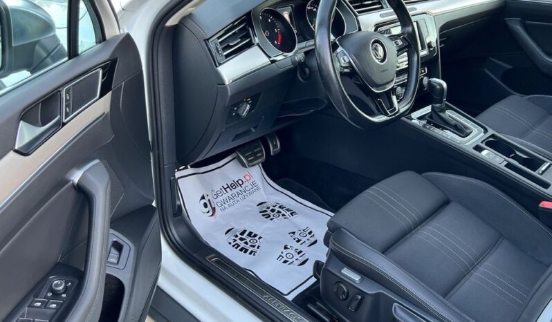VOLKSWAGEN   Passat     190 KM    Automatyczna    4×4 (stały)    Biały full