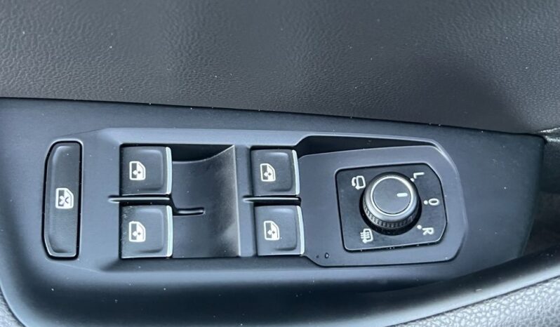 VOLKSWAGEN   Passat     190 KM    Automatyczna    4×4 (stały)    Biały full