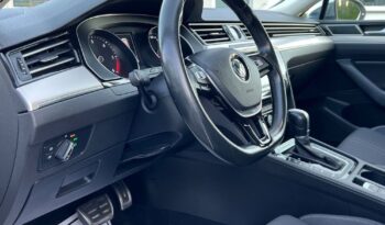VOLKSWAGEN   Passat     190 KM    Automatyczna    4×4 (stały)    Biały full