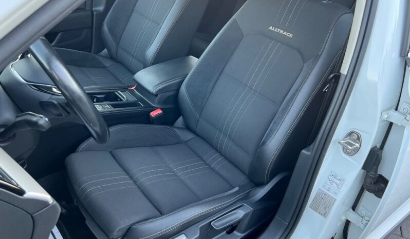 VOLKSWAGEN   Passat     190 KM    Automatyczna    4×4 (stały)    Biały full